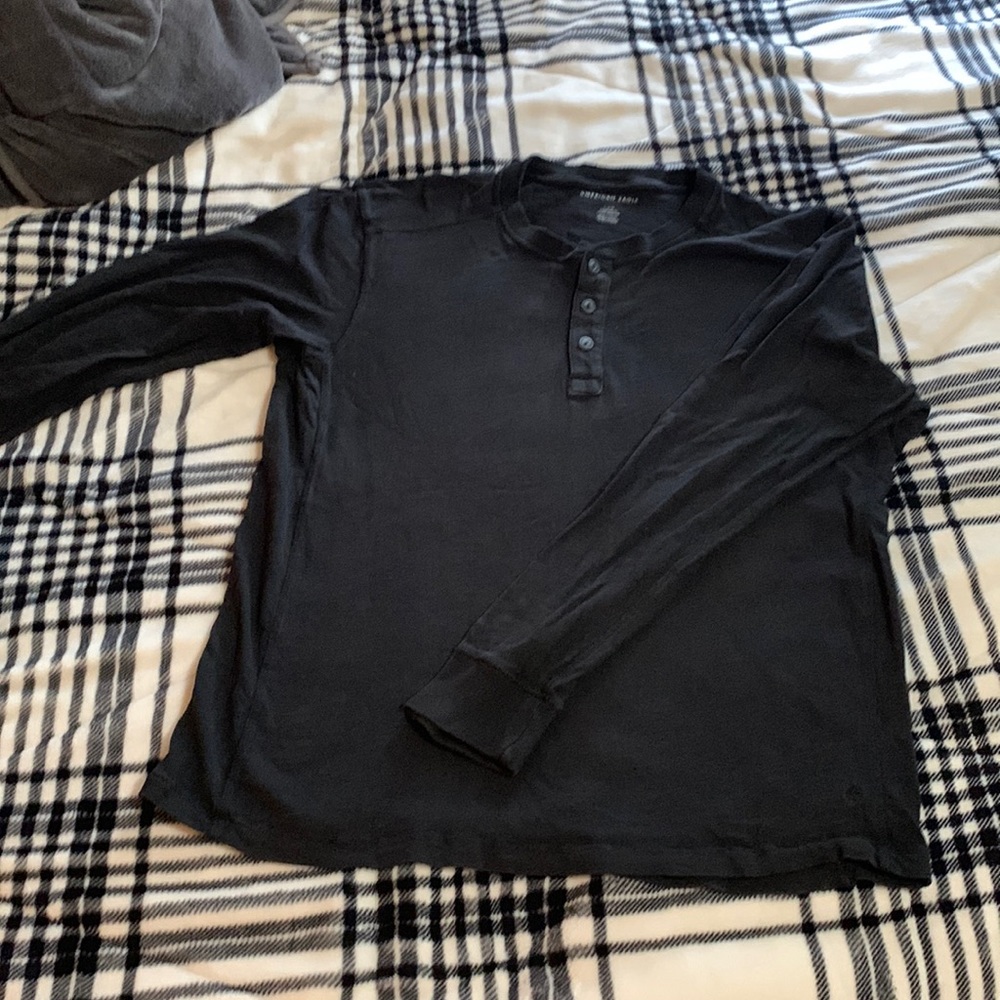 American Eagle Black Long Sleeve Men’s Large